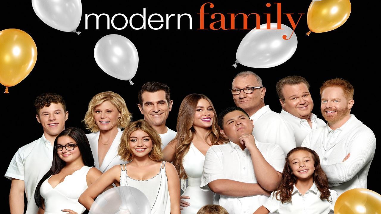 مسلسل Modern Family الموسم التاسع الحلقة 9 التاسعة مترجمة